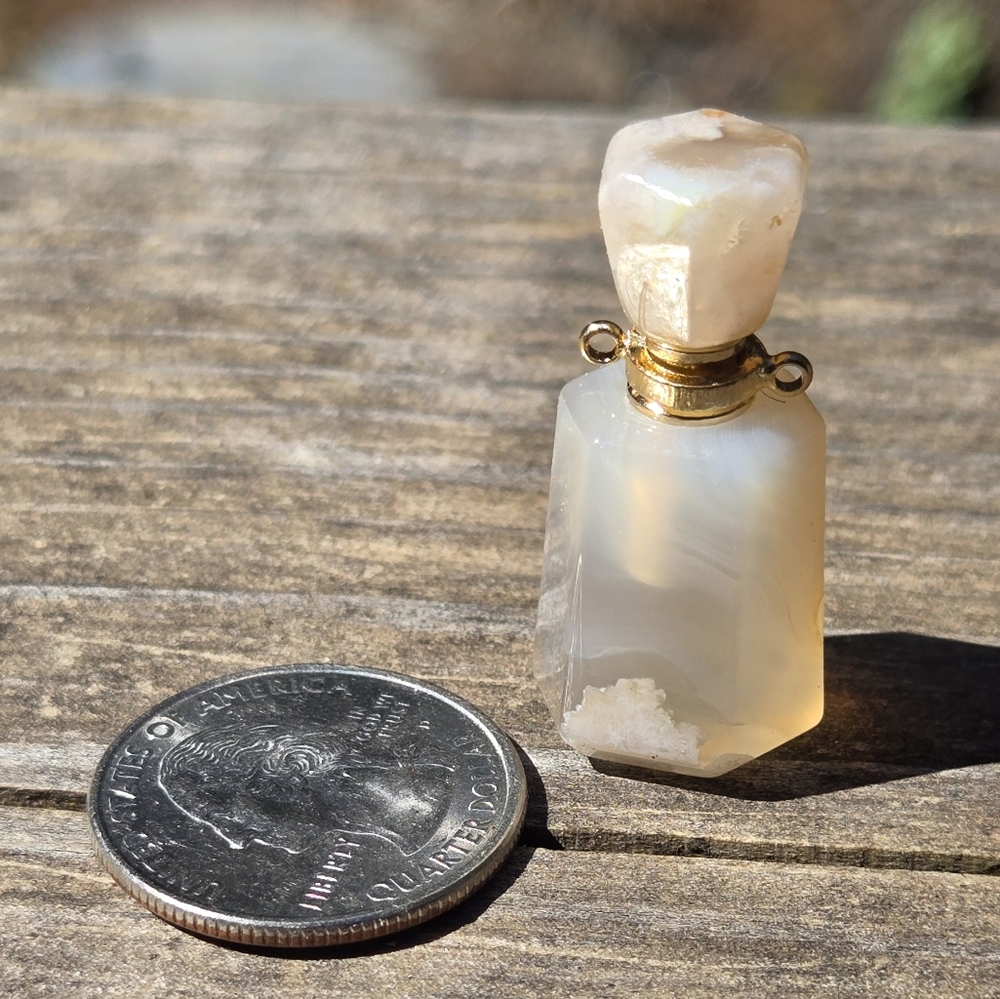 Coral Agate Crystal Bottle Pendant Essential Oil Aroma Therapy - Picture 3 of 6